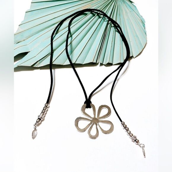 Silver flower pendant S212 - Picture 2 of 3